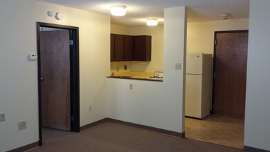 Walnut Towers Apartments in Winfield, KS - Building Photo - Building Photo