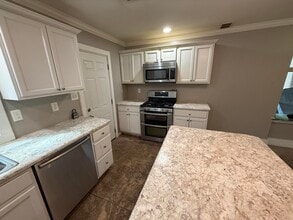 2910 Mexico Gravel Rd in Columbia, MO - Building Photo - Building Photo