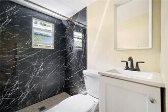 2270 NE 137th St in North Miami Beach, FL - Building Photo - Building Photo