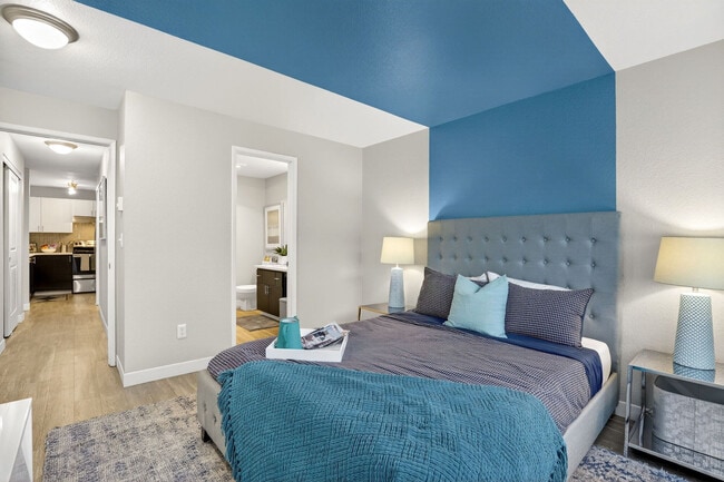 Rivercrest Meadows in Tualatin, OR - Building Photo - Building Photo