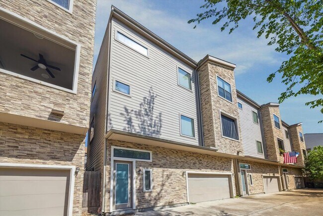 property at 938 W 22nd St