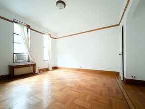 METROPOLITAN AVENUE in Brooklyn, NY - Foto de edificio - Building Photo