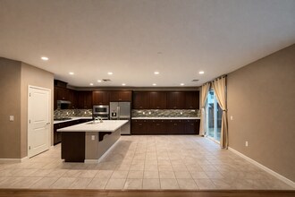 310 Bluestone Dr in Oakley, CA - Building Photo - Building Photo