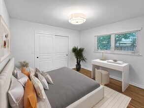 1527 Queensbury Ave in Los Altos, CA - Building Photo - Building Photo