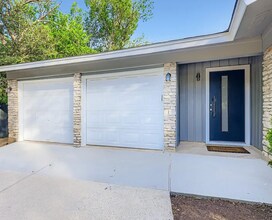 5402 Chevy Cir in Austin, TX - Building Photo - Building Photo