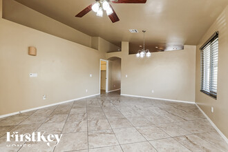 134 W Alyssa Canyon Pl in Oro Valley, AZ - Foto de edificio - Building Photo