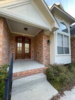 17651 Suma Hill Rd in Livingston, LA - Building Photo