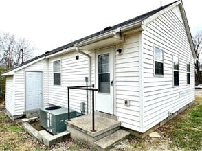 106 Darnell Pl in Clarksville, TN - Building Photo - Building Photo