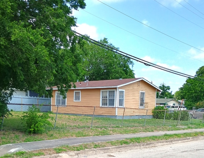 1 Sterling St in San Antonio, TX - Building Photo - Building Photo