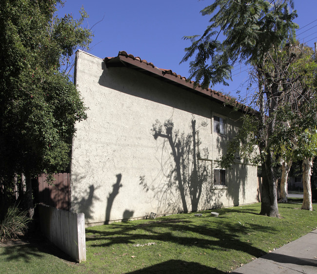 145 E Ash Ave in Fullerton, CA - Building Photo - Building Photo