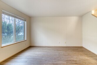 2720 NE Mesa Ct in Bend, OR - Building Photo - Building Photo