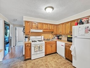 45 Apache Way in Tewksbury, MA - Building Photo - Building Photo