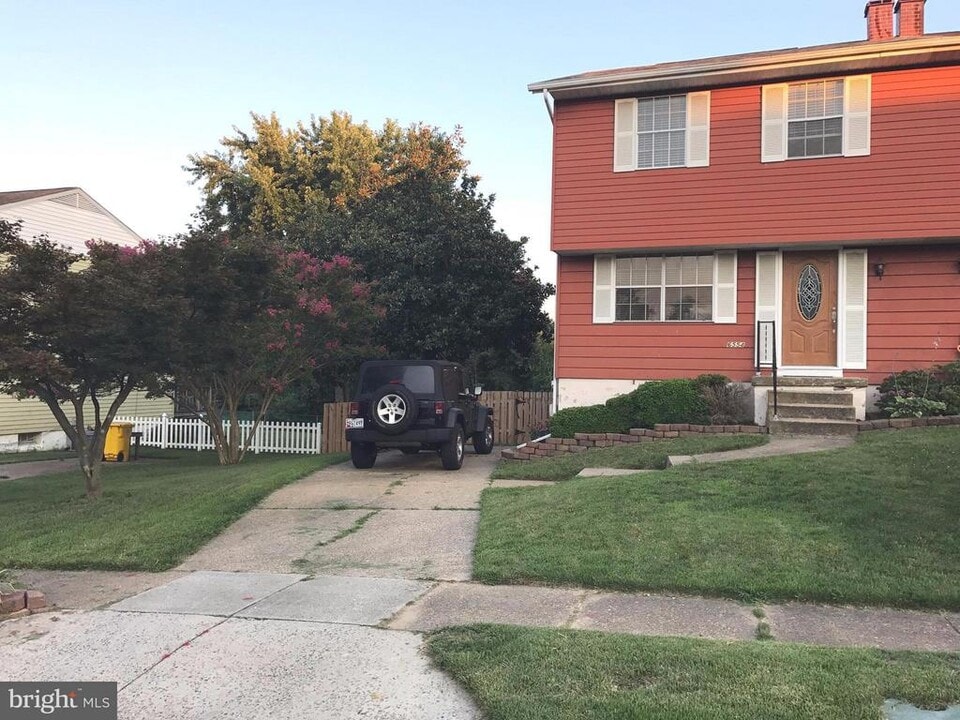 6554 Pampano Dr in Glen Burnie, MD - Building Photo
