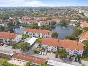 4690 St Croix Ln in Naples, FL - Foto de edificio - Building Photo