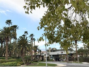 73 Daisy Springs Ct in Las Vegas, NV - Building Photo - Building Photo
