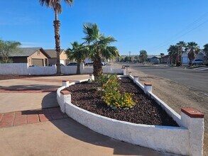 1725 Taylor Rd in Bullhead City, AZ - Building Photo - Building Photo