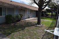 Country Club Villas in Stockton, CA - Foto de edificio - Building Photo