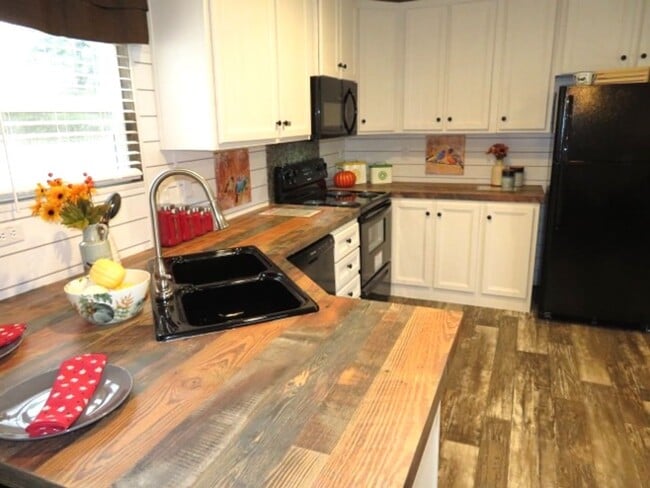 1007 Alexandria Rd SW in Jacksonville, AL - Building Photo - Building Photo