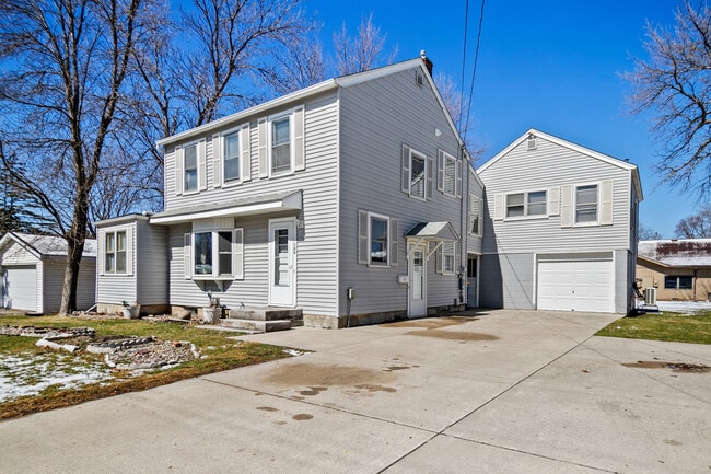 144 Coolidge St in Owatonna, MN - Building Photo - Building Photo