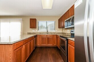 5216 Dillon Cir in Haltom City, TX - Foto de edificio - Building Photo