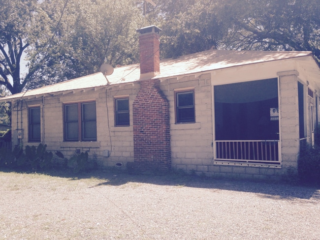 property at 31 Desoto Pl
