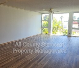 7400 Sun Island Dr S in South Pasadena, FL - Building Photo - Building Photo