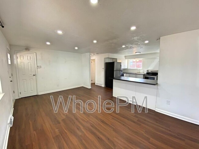 2829 W Park Pl in Denver, CO - Foto de edificio - Building Photo