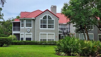 Beautiful 3 bdrm 2 bath botom floor condo available now!, Unit 103 in Casselberry, FL - Building Photo