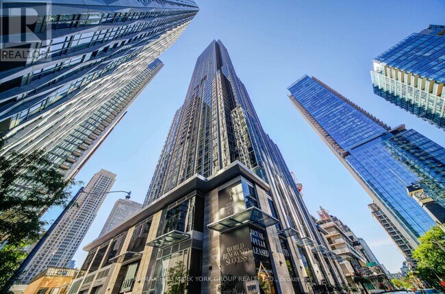11 Yorkville Ave in Toronto, ON - Building Photo - Building Photo