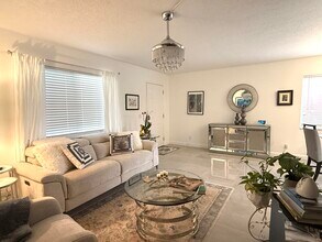 496 Burgundy P in Delray Beach, FL - Building Photo - Building Photo