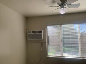 2832 Sweet Way in Sacramento, CA - Building Photo - Building Photo