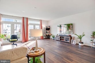 24612 Durindal Terrace in Sterling, VA - Building Photo - Building Photo