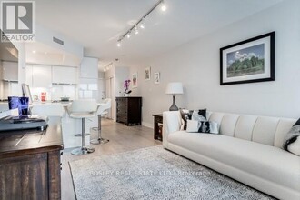 1001-1001 Bay St. in Toronto, ON - Building Photo - Building Photo