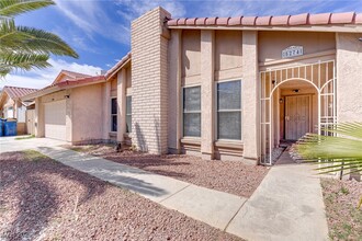 5274 Hibbetts Dr in Las Vegas, NV - Building Photo - Building Photo