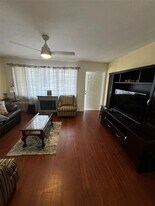 221 Kent M in West Palm Beach, FL - Building Photo