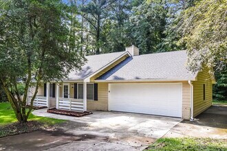 897 Raintree Ct SE in Conyers, GA - Building Photo - Building Photo