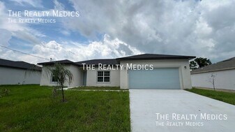 3290 Halden Ave SE in Palm Bay, FL - Building Photo