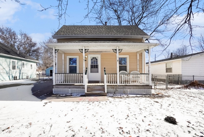 92 S Clarkson St in Fremont, NE - Building Photo - Building Photo