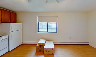 2192 Massachusetts Ave, Unit G3 in Cambridge, MA - Building Photo - Building Photo