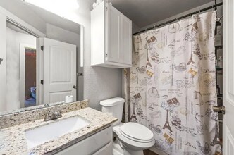 966 Curtis Ave in Fayetteville, AR - Building Photo - Building Photo