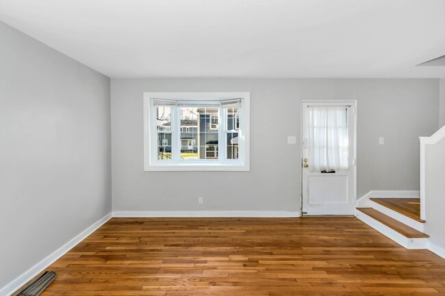 property at 206 Goldsmith St NE