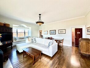 4 Monument Sq, Unit #6 in Boston, MA - Foto de edificio - Building Photo