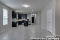 27319 Sterling Silver in San Antonio, TX - Building Photo - Building Photo