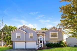 16705 Branson Dr in Belton, MO - Building Photo