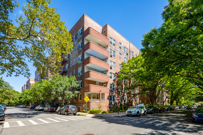 Terrace Gardens Plaza in Brooklyn, NY - Foto de edificio - Building Photo