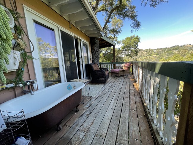 19623 Grand View Dr in Topanga, CA - Building Photo - Building Photo
