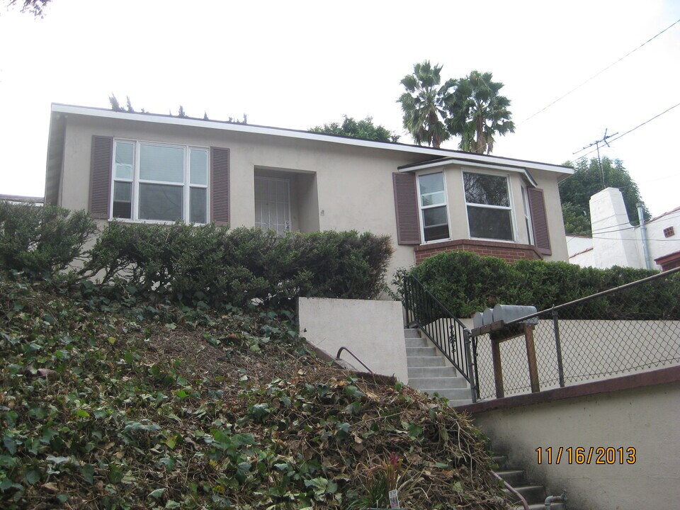 13734 Penn St in Whittier, CA - Building Photo