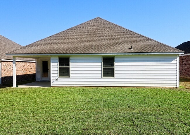 620 LAMBOT AVE in Zachary, LA - Building Photo - Building Photo