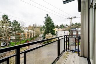 5101 25th Ave NE in Seattle, WA - Building Photo - Building Photo