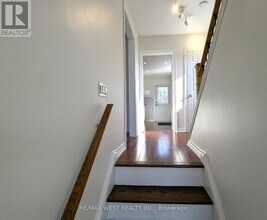 1239 Nigel Rd in Mississauga, ON - Building Photo - Building Photo